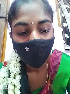 Snapshot of Tamil_Hot_RoyalQueen chatting on 04-11-26, 03:55 Tamil Hot RoyalQueen online show from 04-11-26, 03:55