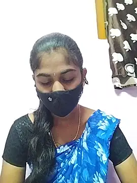 Snapshot of Tamil_Hot_RoyalQueen chatting on 04-15-26, 03:08 Tamil Hot RoyalQueen online show from 04-15-26, 03:08