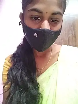 Snapshot of Tamil_Hot_RoyalQueen chatting on 04-18-26, 12:25 Tamil Hot RoyalQueen online show from 04-18-26, 12:25