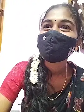 Snapshot of Tamil_Hot_RoyalQueen chatting on 04-21-26, 01:42 Tamil Hot RoyalQueen online show from 04-21-26, 01:42