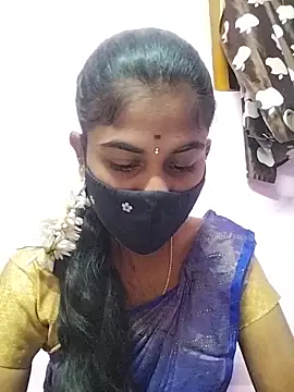 Snapshot of Tamil_Hot_RoyalQueen chatting on 04-21-26, 03:07 Tamil Hot RoyalQueen online show from 04-21-26, 03:07