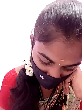 Snapshot of Tamil_Hot_RoyalQueen chatting on 05-02-26, 03:28 Tamil Hot RoyalQueen online show from 05-02-26, 03:28
