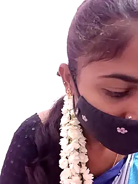 Snapshot of Tamil_Hot_RoyalQueen chatting on 05-06-26, 10:31 Tamil Hot RoyalQueen online show from 05-06-26, 10:31