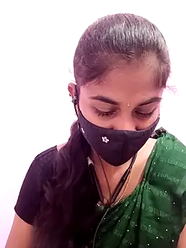 Snapshot of Tamil_Hot_RoyalQueen chatting on 05-07-26, 05:29 Tamil Hot RoyalQueen online show from 05-07-26, 05:29