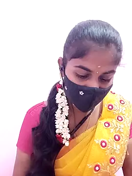 Snapshot of Tamil_Hot_RoyalQueen chatting on 05-09-26, 04:12 Tamil Hot RoyalQueen online show from 05-09-26, 04:12