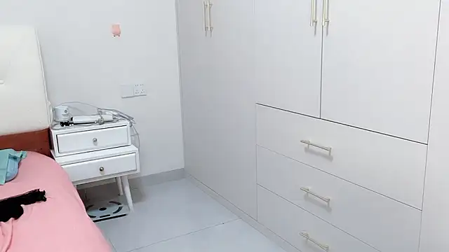 Snapshot of xixi_521 chatting on 03-26-26, 12:44 xixi 521 online show from 03-26-26, 12:44