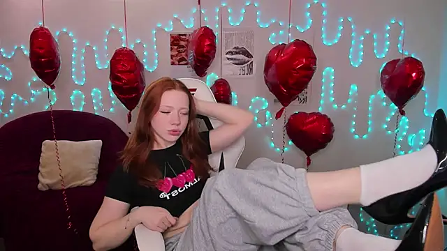 Snapshot of Katrys chatting on 02-16-26, 12:40 Katrys online show from 02-16-26, 12:40