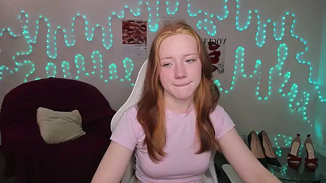 Snapshot of Katrys chatting on 02-26-26, 01:04 Katrys online show from 02-26-26, 01:04