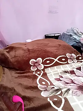 Snapshot of Phoebe-e chatting on 03-11-26, 02:06 Phoebe-e online show from 03-11-26, 02:06