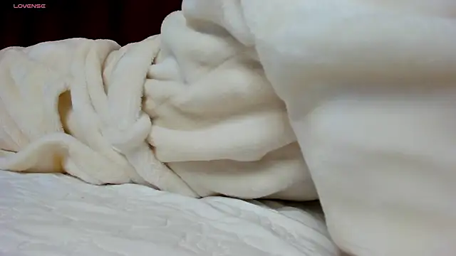 Snapshot of Ivy_Ross chatting on 03-08-26, 02:04 Ivy Ross online show from 03-08-26, 02:04