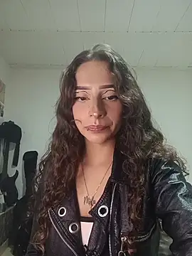 AlexxaAndRileyy online show from 05-01-26, 07:18