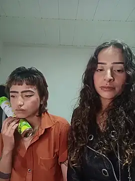 AlexxaAndRileyy online show from 05-02-26, 09:42