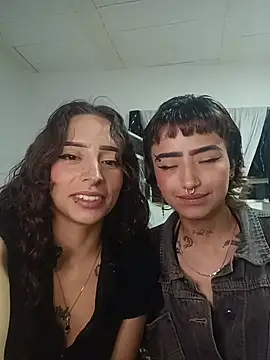 AlexxaAndRileyy online show from 05-08-26, 04:18