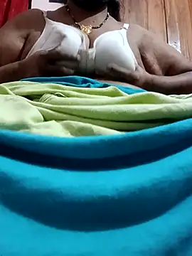 Snapshot of gessydiy chatting on 01-19-26, 04:33 gessydiy online show from 01-19-26, 04:33