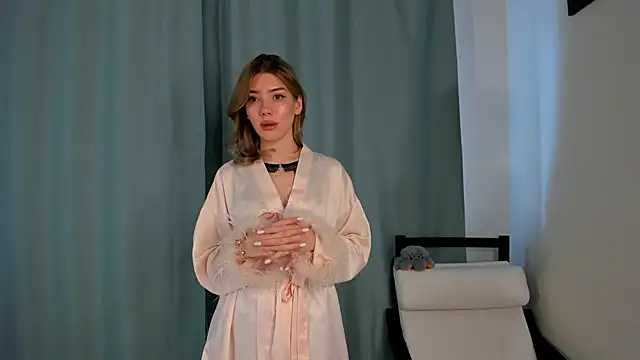 Snapshot of EmmaStoneWants chatting on 01-17-26, 07:35 EmmaStoneWants online show from 01-17-26, 07:35