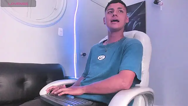 Liam9  online show from 01-18-26, 02:48