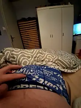 Snapshot of n-alan88 chatting on 02-05-26, 01:10 n-alan88 online show from 02-05-26, 01:10