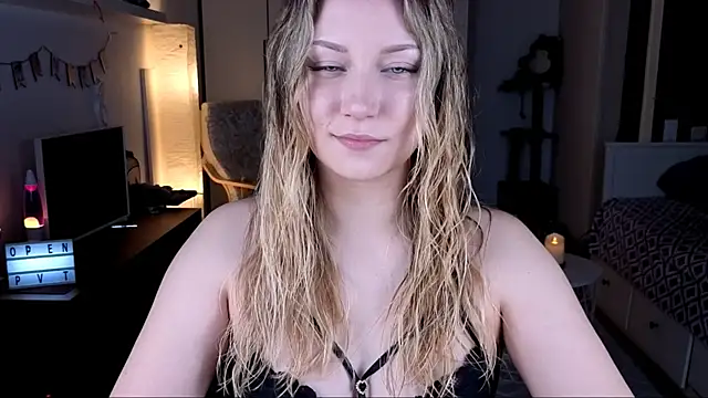 Snapshot of missyourtouch chatting on 05-16-26, 06:28 missyourtouch online show from 05-16-26, 06:28