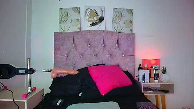 Ethan Briggs  online show from 03-11-26, 03:34