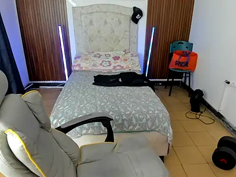 danisegura online show from 02-04-26, 02:01