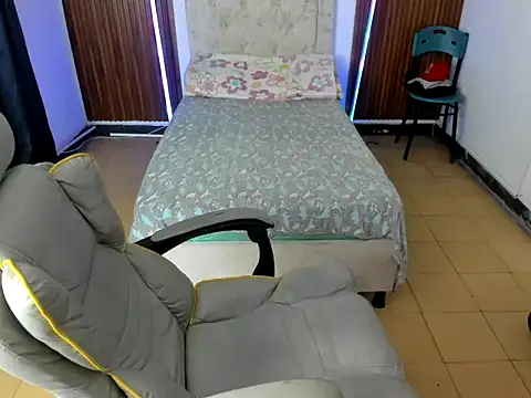 danisegura online show from 02-06-26, 04:17