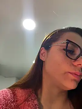 Pretty  Milf online show from 04-29-26, 09:24