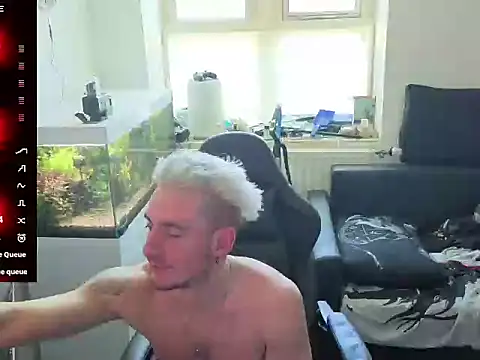 Rayzel White online show from 04-30-26, 12:11
