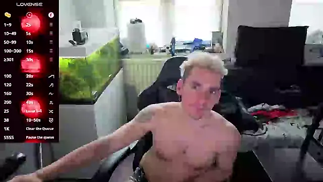 Rayzel White online show from 05-09-26, 05:51