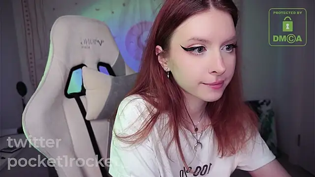 Snapshot of _PocketRocket_ chatting on 02-01-25, 12:51 PocketRocket online show from 02-01-25, 12:51