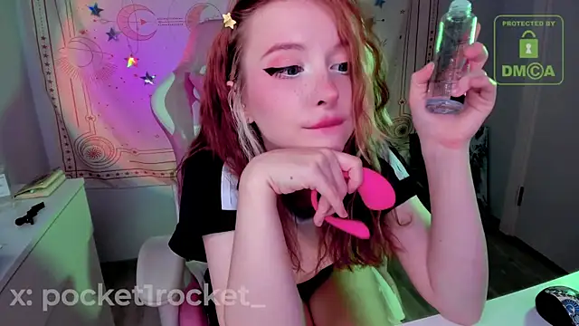 Snapshot of _PocketRocket_ chatting on 09-21-25, 11:28 PocketRocket online show from 09-21-25, 11:28