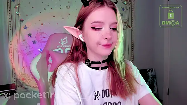 Snapshot of _PocketRocket_ chatting on 10-23-25, 10:41 PocketRocket online show from 10-23-25, 10:41