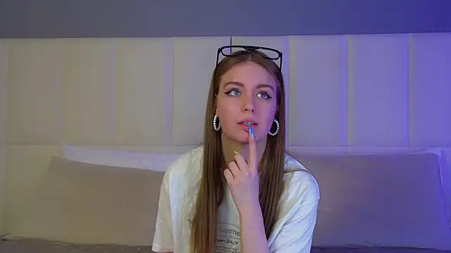 SofiaSarvain online show from 02-24-26, 06:28