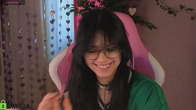 Snapshot of Leslie_Wholsh chatting on 03-09-26, 09:13 Leslie Wholsh online show from 03-09-26, 09:13