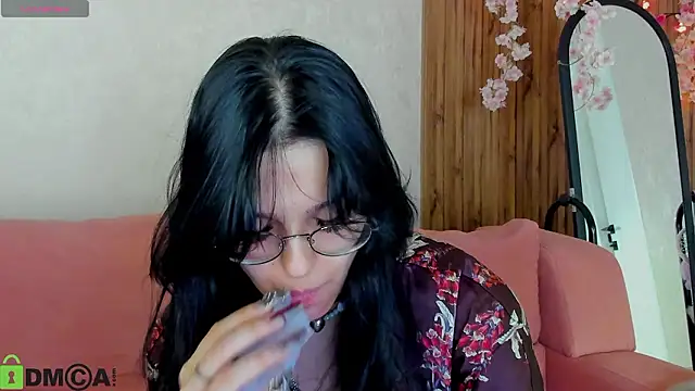 Snapshot of Leslie_Wholsh chatting on 03-15-26, 09:26 Leslie Wholsh online show from 03-15-26, 09:26