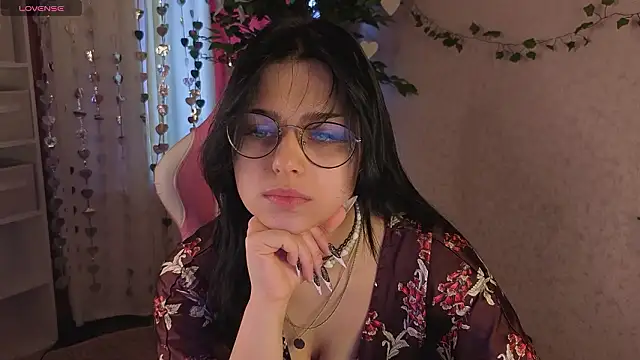 Snapshot of Leslie_Wholsh chatting on 03-25-26, 03:01 Leslie Wholsh online show from 03-25-26, 03:01