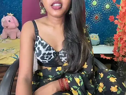 Snapshot of Brown-beauty chatting on 07-07-26, 04:44 Brown-beauty online show from 07-07-26, 04:44