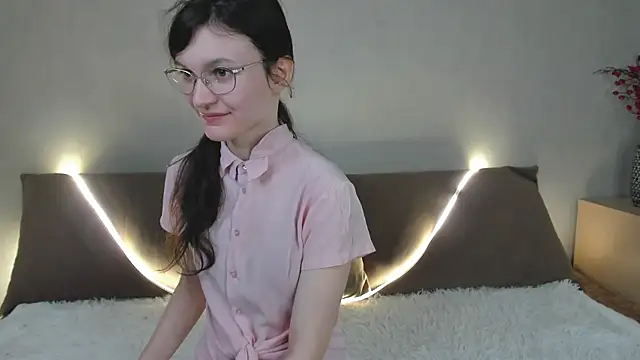Snapshot of ThoraMarola chatting on 03-19-26, 05:22 ThoraMarola online show from 03-19-26, 05:22