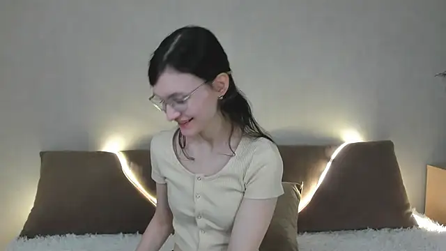 Snapshot of ThoraMarola chatting on 03-24-26, 05:01 ThoraMarola online show from 03-24-26, 05:01