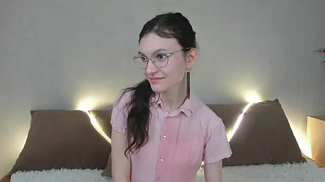 Snapshot of ThoraMarola chatting on 03-26-26, 05:13 ThoraMarola online show from 03-26-26, 05:13