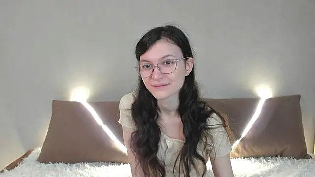 Snapshot of ThoraMarola chatting on 04-15-26, 05:03 ThoraMarola online show from 04-15-26, 05:03