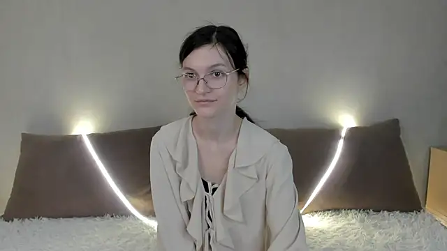 Snapshot of ThoraMarola chatting on 04-17-26, 07:44 ThoraMarola online show from 04-17-26, 07:44