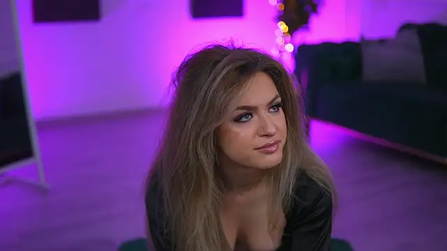 NayaQuinn online show from 03-15-26, 08:04