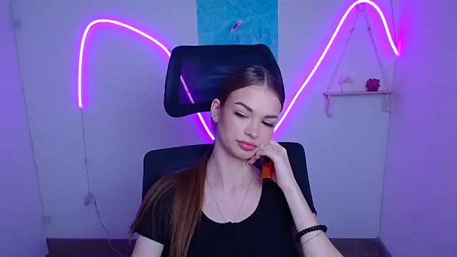 Lina Loveuu online show from 05-14-26, 11:39