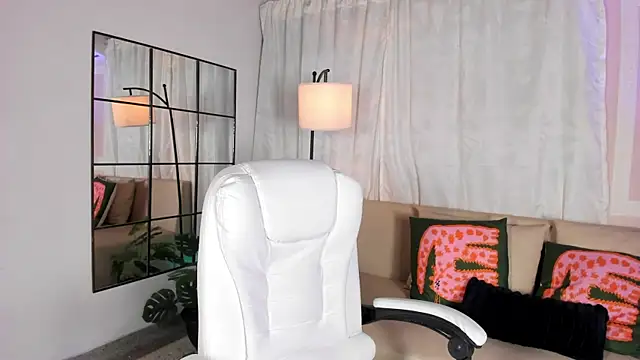 liaamoon  online show from 06-17-26, 12:18