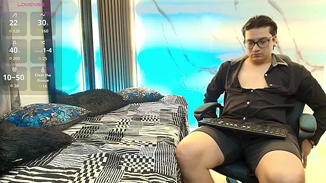 Danner Alaia online show from 02-04-26, 07:53