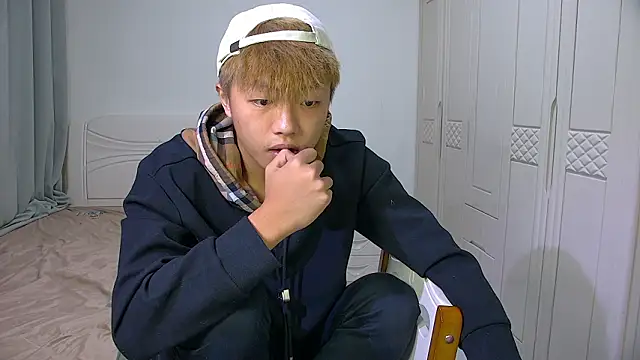 Chocolates-001 online show from 02-21-26, 10:27