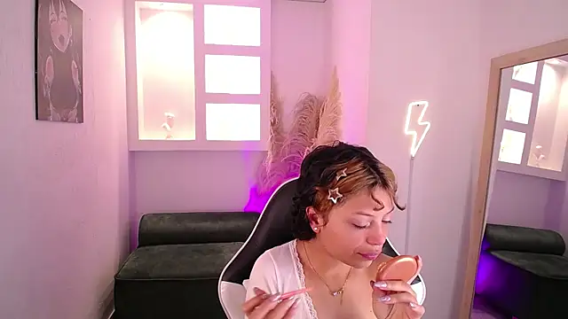 Snapshot of melodyy_as chatting on 02-26-26, 12:26 melodyy as online show from 02-26-26, 12:26