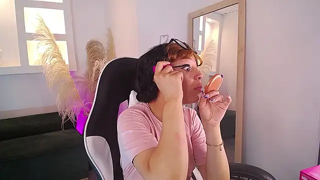 Snapshot of melodyy_as chatting on 03-17-26, 01:14 melodyy as online show from 03-17-26, 01:14