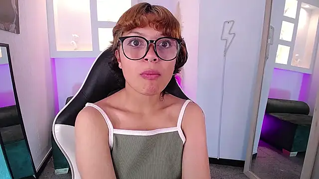 Snapshot of melodyy_as chatting on 03-24-26, 12:32 melodyy as online show from 03-24-26, 12:32