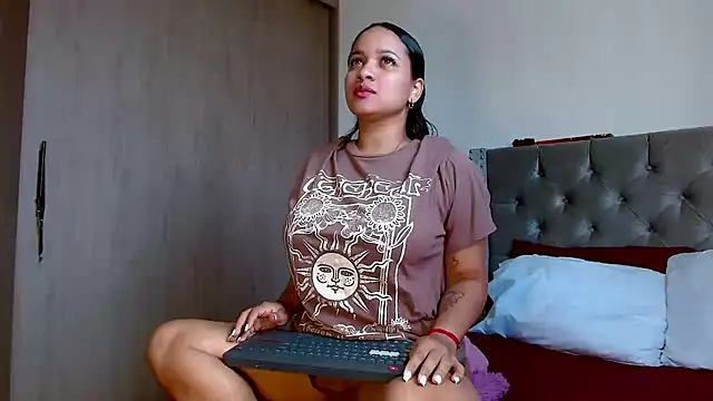 celeneortii online show from 05-01-26, 04:00